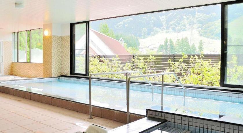 Tateyama Kokusai Hotel Toyama Station Exterior foto